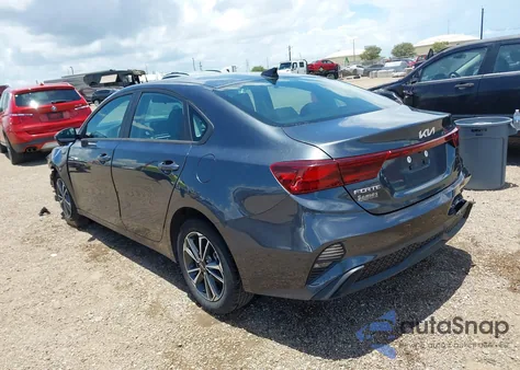 2024 Kia Forte Lxs z USA, uszkodzony, nr VIN 3KPF24AD4RE712335